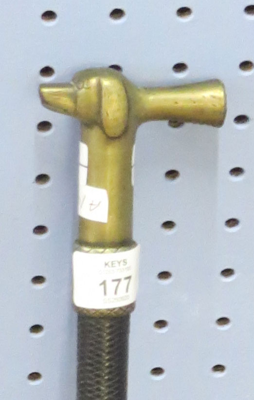 Vintage riding crop with brass handle moulded as a dog - Image 2 of 2