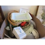 BOX CONTAINING QUANTITY OF HOUSEHOLD CERAMICS INCLUDING ROYAL WORCESTER OVEN DISH ETC
