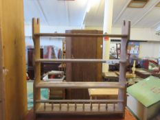 SMALL WALL PLATE RACK, WIDTH APPROX 64CM
