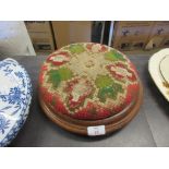 NEEDLEPOINT UPHOLSTERED FOOT STOOL, DIAM APPROX 30CM