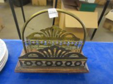 EARLY 20TH CENTURY ART NOUVEAU WOOD AND BRASS LETTER RACK, TOTAL LENGTH APPROX 17CM