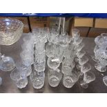 ASSORTMENT OF CUT GLASS AND OTHER GLASS WARE INCLUDING WHISKY GLASSES ETC