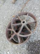 QTY OF CAST IRON SMALL WHEELS LARGEST APPROX 26CM DIAMETER