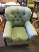 BUTTON BACK ARMCHAIR ON TURNED MAHOGANY LEGS WIDTH APPROX 77CM
