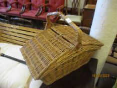 PICNIC BASKET LENGTH APPROX 56CM