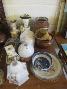 QTY OF VARIOUS CERAMICS INCLUDING TOBY JUGS, BLUE AND WHITE PLATES ETC