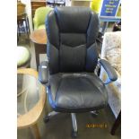 GOOD QUALITY LAETHER UPHOLSTERED EXECUTIVE OFFICE CHAIR