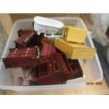 BOX CONTAINING QTY OF VARIOUS DOLLS HOUSE FURNITURE