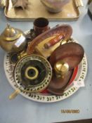 TRAY QTY OF BRASS AND OTHER METAL WARE