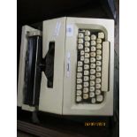 OLIVETTI L20 TYPEWRITER