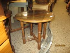 MAHOGANY CIRCULAR OCCASIONAL TABLE, 51CM DIAM