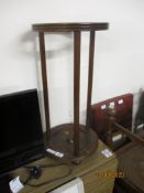 MAHOGANY PLANT STAND OF CIRCULAR FORM, 23CM DIAM