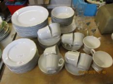PORCELAIN PART TEA SERVICE AND DINNER SERVICE INCLUDING SIX CUPS AND SAUCERS