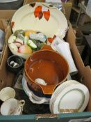 BOX OF FAIRLY MODERN CERAMICS INCLUDING WILKINSONS HONEY GLAZE SERVING DISH