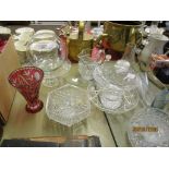 QUANTITY OF CUT GLASS WARES INCLUDING FRUIT BOWLS, LARGE WATER JUG AND A CRANBERRY COLOURED VASE