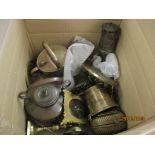 BOX OF METAL WARES, MINERS LAMP, KETTLE, CANDLESTICKS ETC