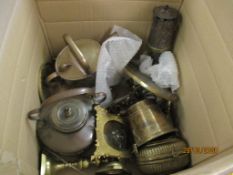 BOX OF METAL WARES, MINERS LAMP, KETTLE, CANDLESTICKS ETC