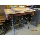 VINTAGE TREADLE SEWING MACHINE/TABLE, 90CM WIDE