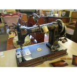 VINTAGE SEWING MACHINE