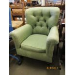 BUTTON BACK ARMCHAIR ON TURNED MAHOGANY LEGS WIDTH APPROX 77CM