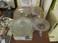 BASKET CONTAINING VARIOUS ITEMS OF GLASS WARES INCLUDING TAZZA, VASE ETC