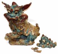 Large Oriental model of a temple dog or dragon, 48cm high (a/f)