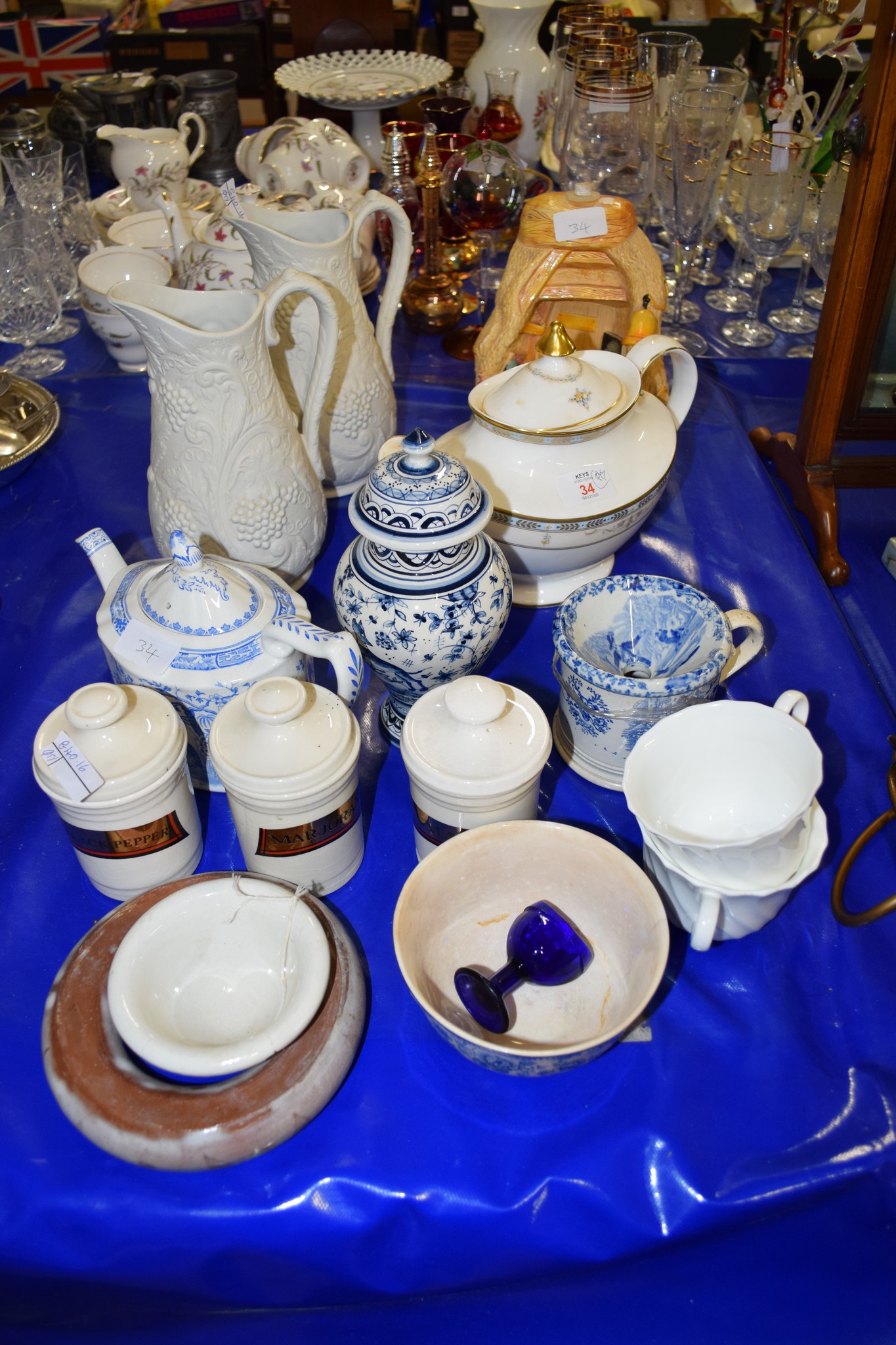 MIXED CERAMICS INCLUDING ROYAL DOULTON FONTENAY TEA POT, FLOW BLUE 19TH CENTURY MUG AND COVER AND