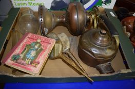 BOX CONTAINING POP-UP CHILDREN’S BOOKS IN DUTCH AND OIL LAMP AND COPPER KETTLE