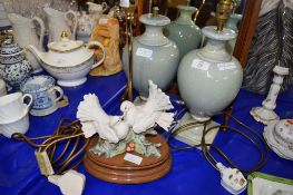 PAIR OF CERAMIC TABLE LAMPS AND MODEL OF TWO DOVES