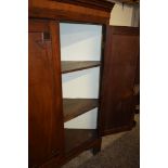 LATE 18TH/EARLY 19TH CENTURY MAHOGANY FLOOR STANDING CORNER CABINET, 108CM WIDE