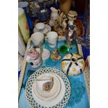 TWO TRAYS OF CERAMICS INCLUDING THREE NODDING FIGURES