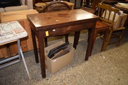 EARLY 19TH CENTURY MAHOGANY FOLD TOP TEA TABLE, 81CM WIDE