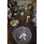 QUANTITY OF GLASS WARE INCLUDING TWO CUT GLASS BOWLS, SHIPS DECANTER AND FURTHER DECANTERS