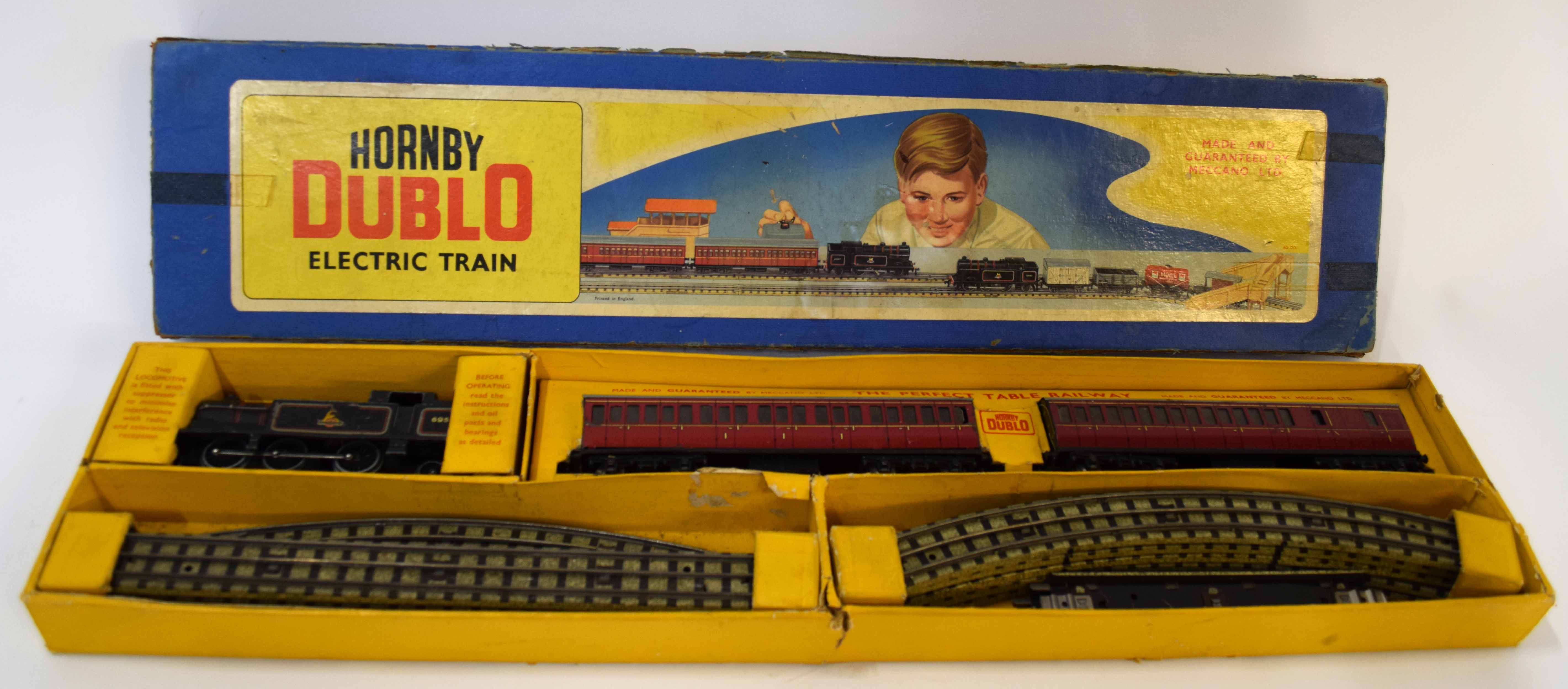 Vintage Hornby Dublo electric train, no 69567 in original box