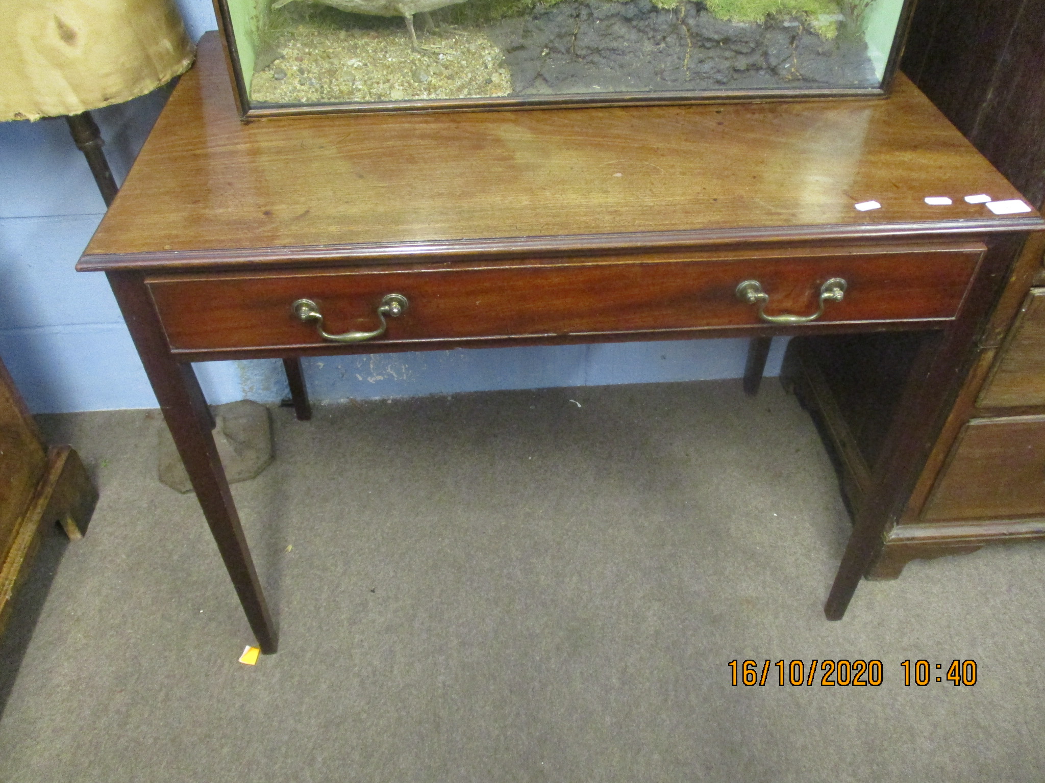 Mahogany single drawer side table on four tapered supports with forward frieze drawer, 94cm wide