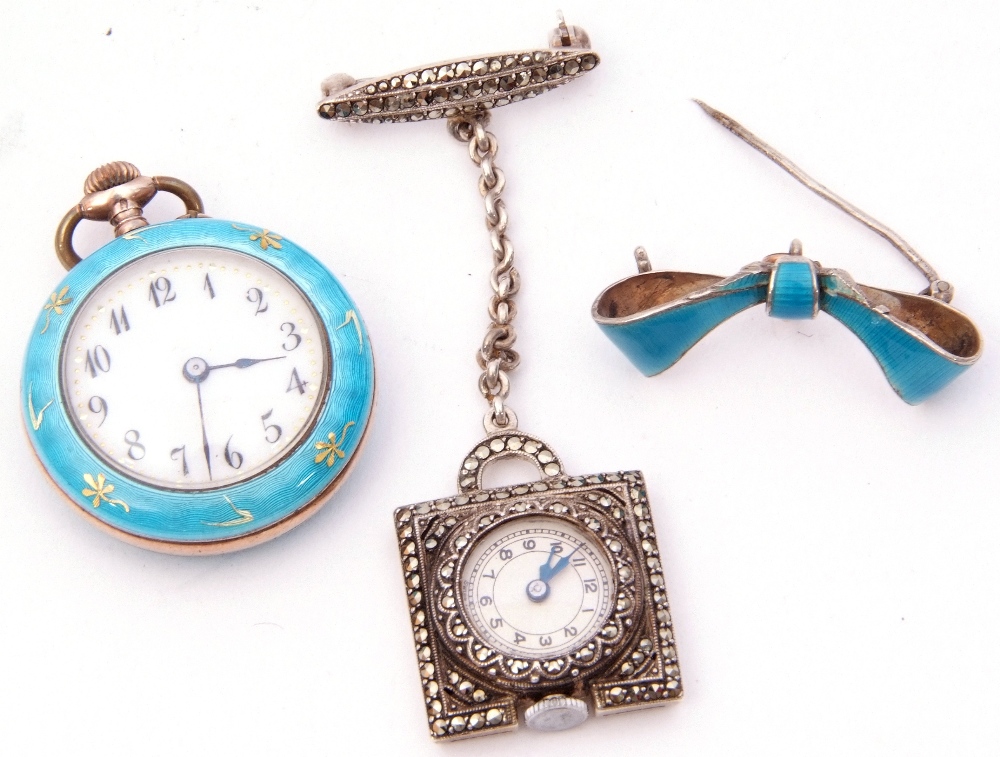 Mixed Lot: late 19th century enamel cased fob watch, the enamel dial with Arabic numerals, the