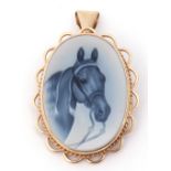 Italian intaglio horse-head brooch/pendant framed in a 9ct gold mount and bale, 3.5 x 2.5cm