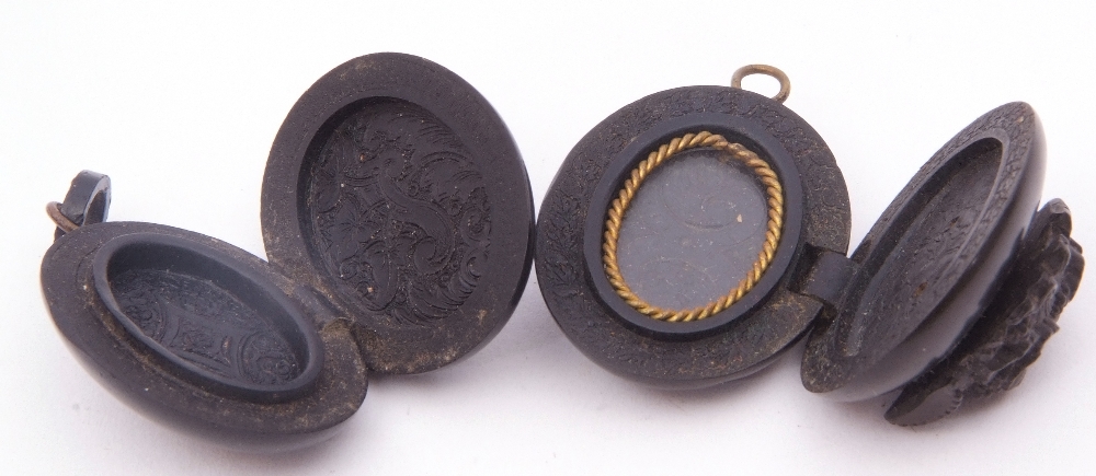Mixed Lot: Victorian vulcanite oval locket applied with a profile of a classical lady, together with - Image 2 of 2