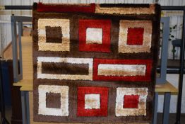 Chateaux looped brown/red Rug