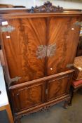 REPRODUCTION MAHOGANY FULL HEIGHT COCKTAIL CABINET WITH MIRRORED INTERIOR AND CUPBOARD BELOW,