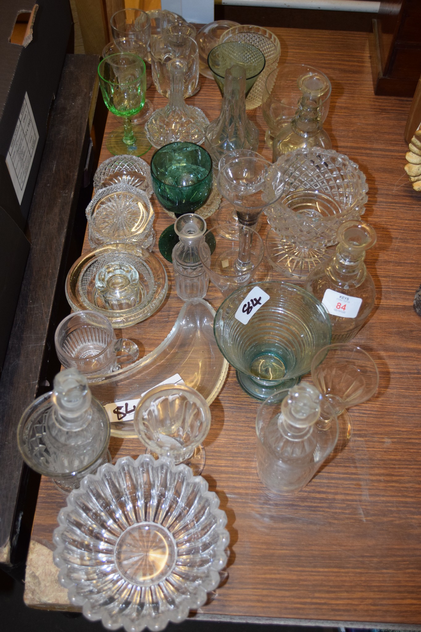 QUANTITY OF MISCELLANEOUS GLASS WARES