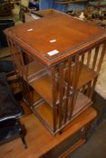 EARLY 20TH CENTURY OAK REVOLVING BOOKCASE, 39CM WIDE