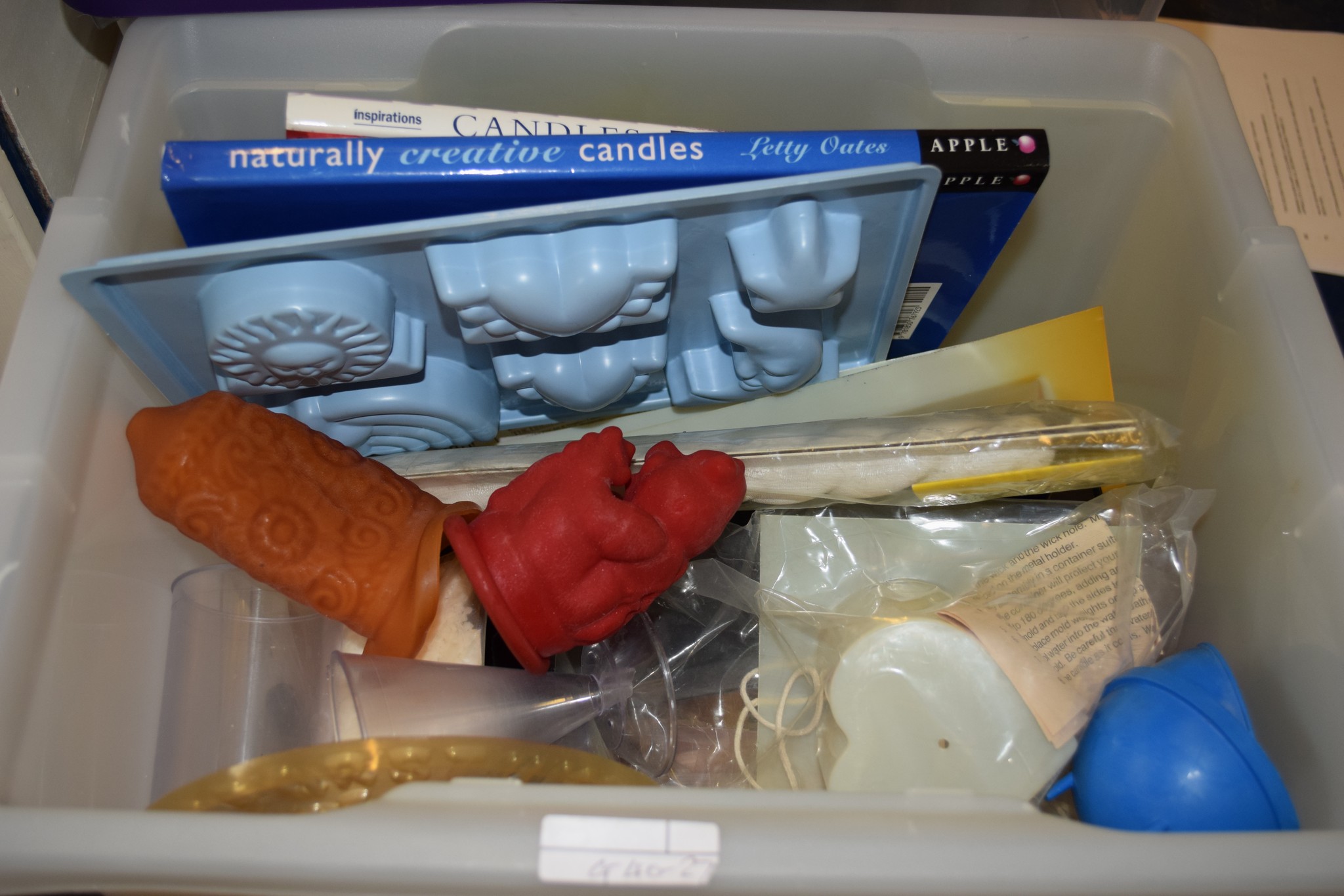 PLASTIC BOX CONTAINING GLASS WARES AND NEEDLEWORK ITEMS