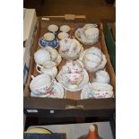 BOX CONTAINING MIXED CHINA CUPS AND SAUCERS