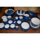 QUANTITY OF BLUE GLAZED DENBY DINNER WARES, INCLUDING PLATES, SIDE PLATES, SERVING DISHES, JUG, CUPS