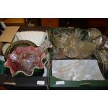 BOX CONTAINING MIXED GLASS WARES, PLATED CLARET JUG AND SILVER METAL RIM BOWL