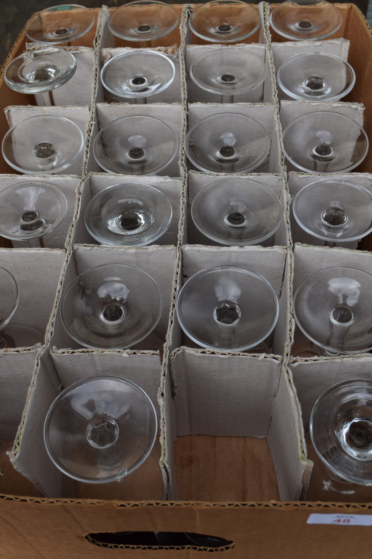 Box: 24 Wine Glasses. - Image 2 of 3