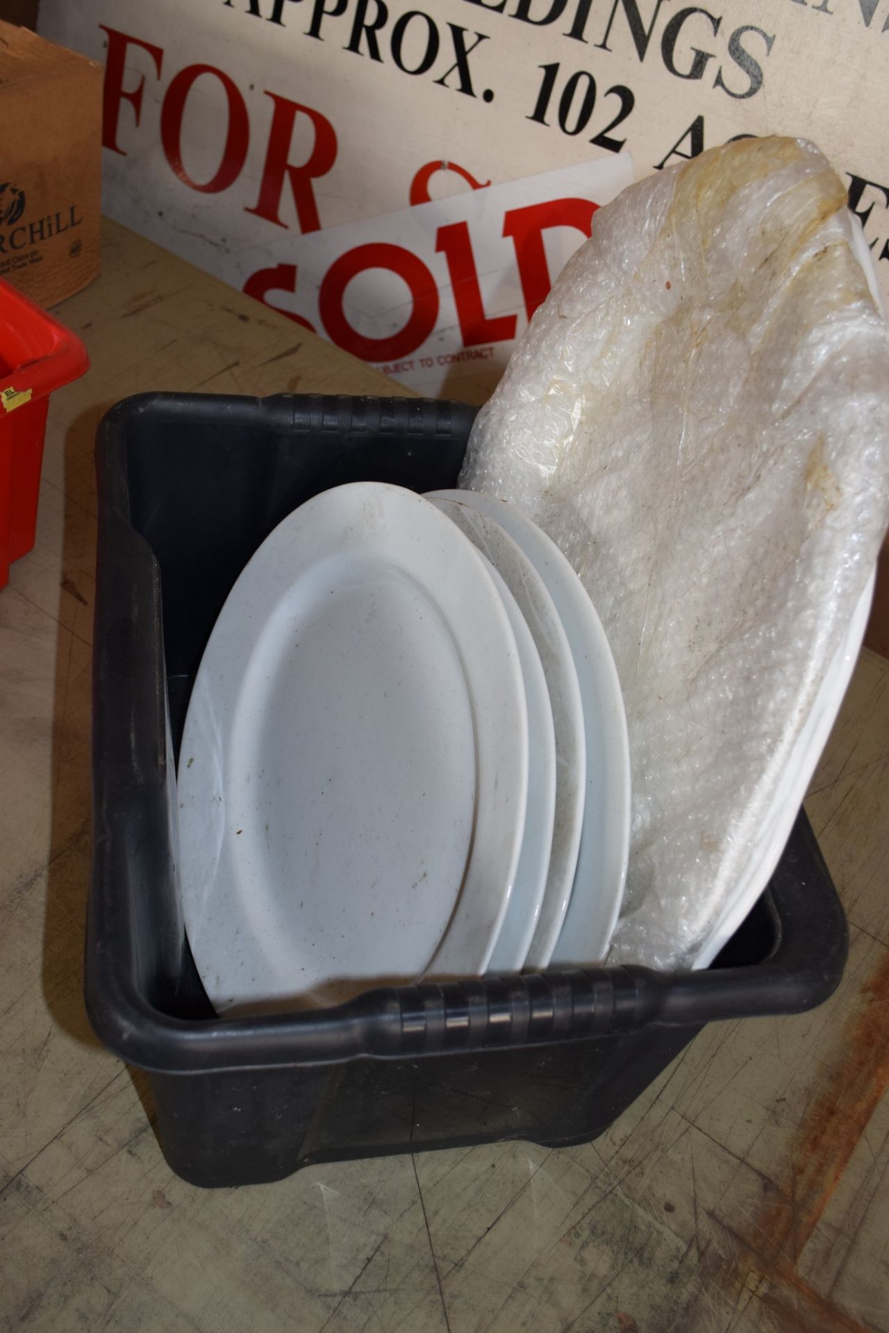 Crate: qty various Serving Plates incl large Platters.