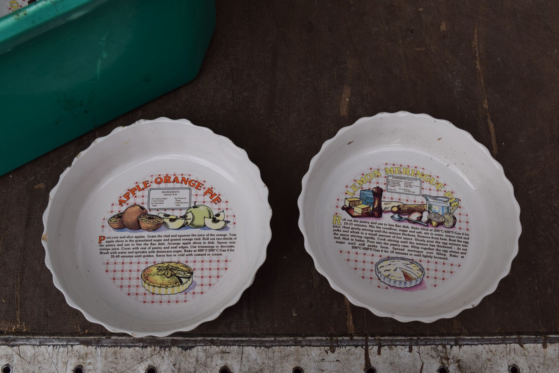 Crate: qty novelty Pie Dishes - Image 2 of 2