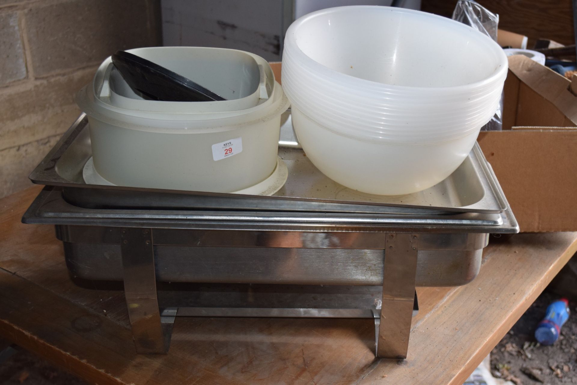 Qty various Kitchne Sundries, incl qty plastic Mixing Bowls, stainless steel rectangular Chafing